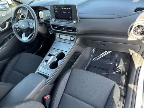 Used 2023 Hyundai Kona SE image 39