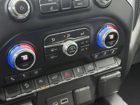 Used 2021 GMC Sierra 1500 SLT w/ SLT Premium Package image 21