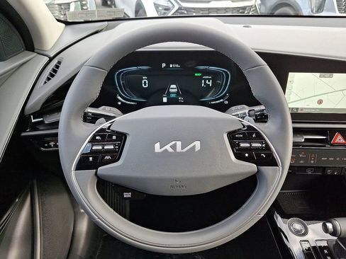 New 2025 Kia Niro EX image 10