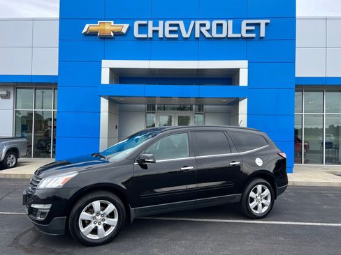 Used 2016 Chevrolet Traverse LT w/ Style and Technology Package FWD image 1