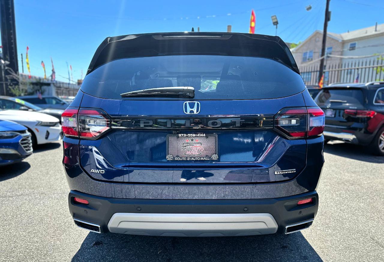 Used 2025 Honda Pilot Touring image 5