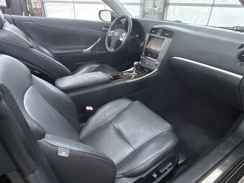 Used 2015 Lexus IS 250C image 21