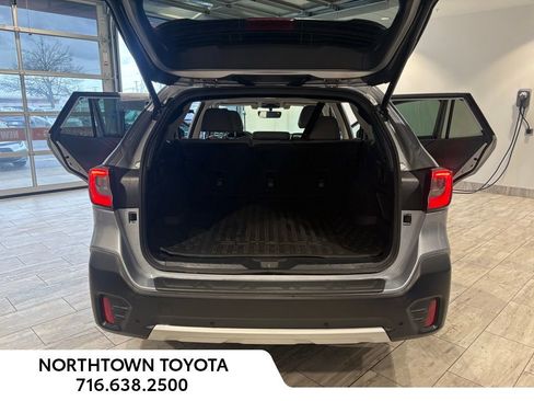 Used 2020 Subaru Outback Limited image 27