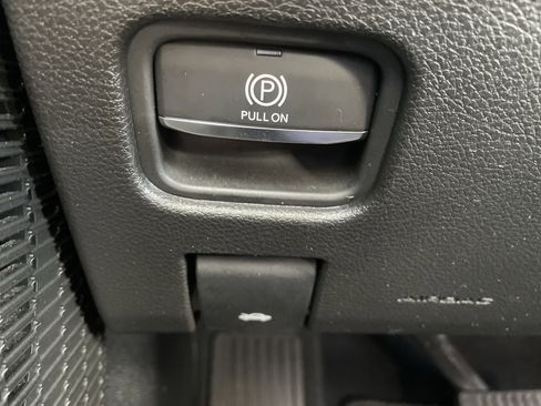 Used 2023 Jeep Grand Cherokee L Limited image 45