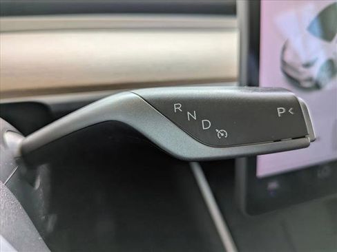 Used 2021 Tesla Model Y Long Range image 11