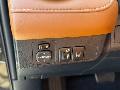 Used 2017 Toyota RAV4 Limited w/ Advanced Technology Package AWD/4WD image 19