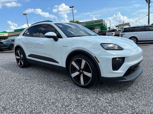 Used 2024 Porsche Macan 4 Electric AWD/4WD image 7