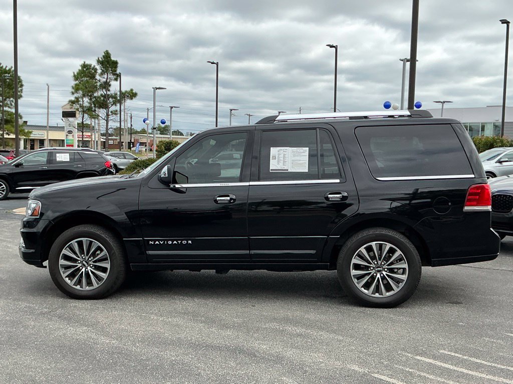 Used 2017 Lincoln Navigator Select AWD/4WD image 6