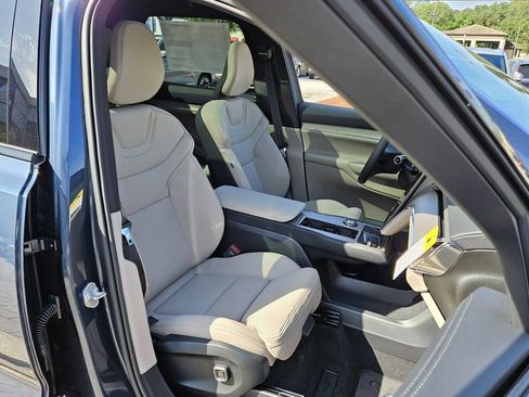 New 2025 Volvo EX90 Plus AWD/4WD image 17
