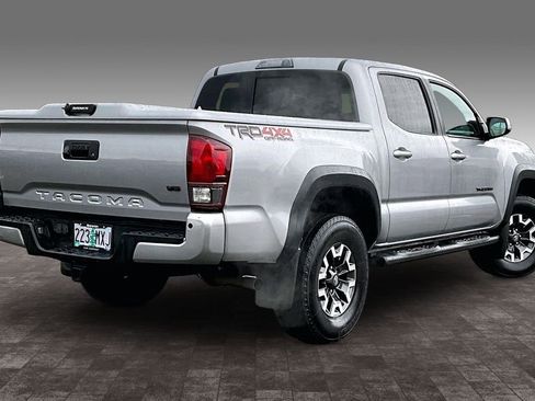 Used 2021 Toyota Tacoma TRD Off-Road w/ Technology Package image 14