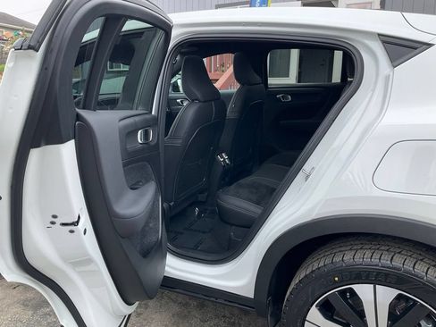 Used 2023 Volvo C40 P8 Recharge Plus AWD/4WD image 27