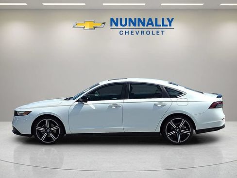 Used 2024 Honda Accord Sport image 2