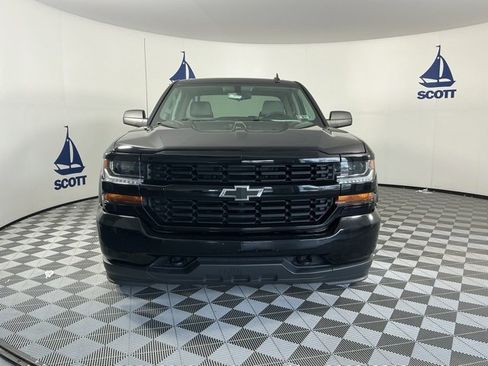 Used 2018 Chevrolet Silverado 1500 Custom w/ Custom Value Package image 2
