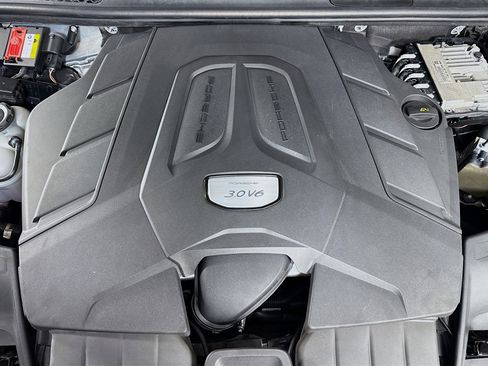 Used 2020 Porsche Cayenne image 37