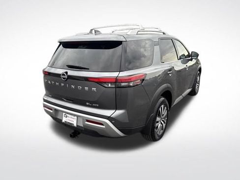Used 2024 Nissan Pathfinder SL AWD/4WD image 5