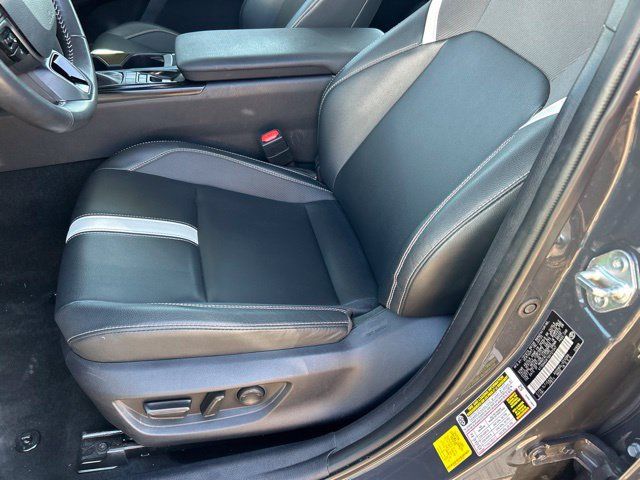 Used 2025 Toyota Camry SE FWD image 10