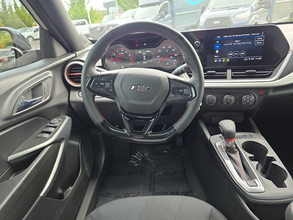 Used 2026 Chevrolet Trax RS FWD image 8