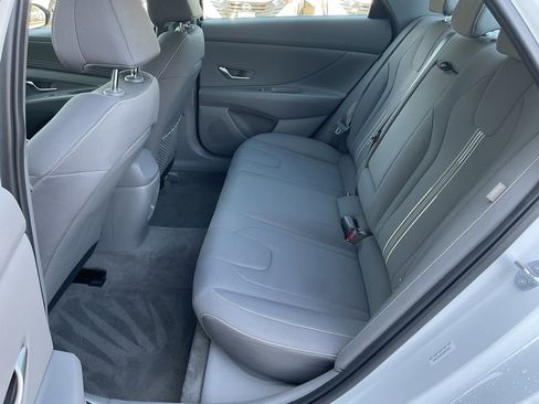 Used 2025 Hyundai Elantra SEL image 15