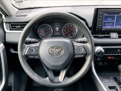 Used 2021 Toyota RAV4 XLE FWD image 6