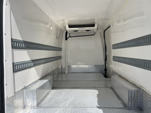 Used 2021 Ford Transit 150 Medium Roof RWD image 10