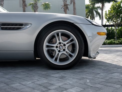 Used 2002 BMW Z8 RWD image 14
