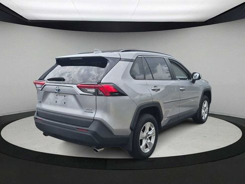 Used 2021 Toyota RAV4 XLE w/ Convenience Package AWD/4WD image 8