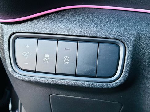 Used 2023 Kia Soul LX w/ LX Technology Package FWD image 30
