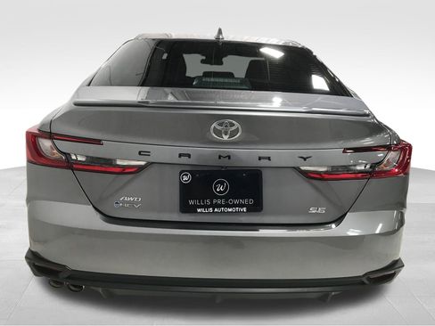 Used 2025 Toyota Camry SE AWD/4WD image 5