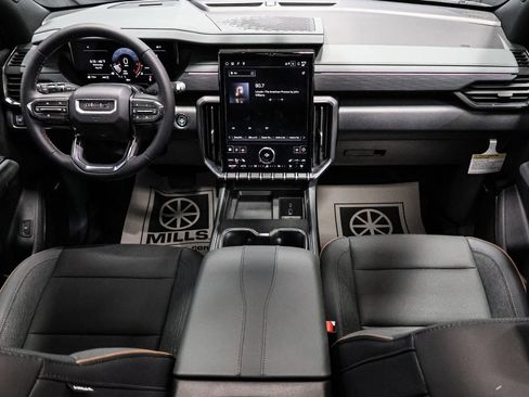 New 2026 GMC Acadia AT4 w/ LPO, Floor Liner Package AWD/4WD image 24