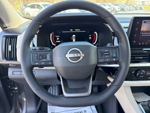 New 2026 Nissan Pathfinder SL FWD image 14