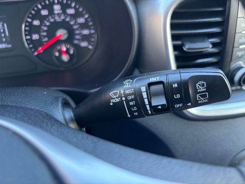 Used 2019 Kia Sorento LX image 32