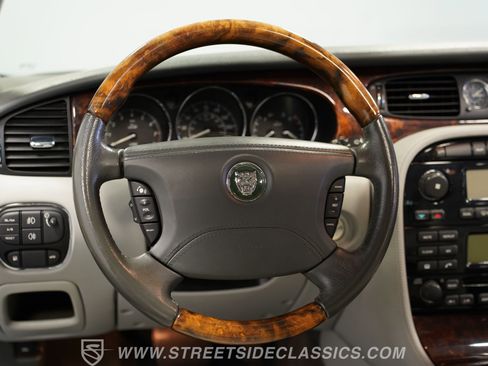 Used 2004 Jaguar XJ8 image 39