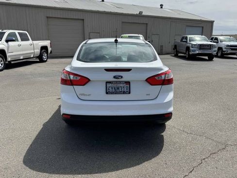Used 2013 Ford Focus SE FWD image 8