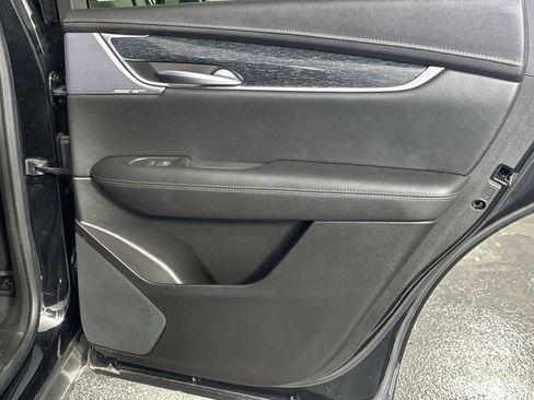 Used 2023 Cadillac XT5 Premium Luxury image 32