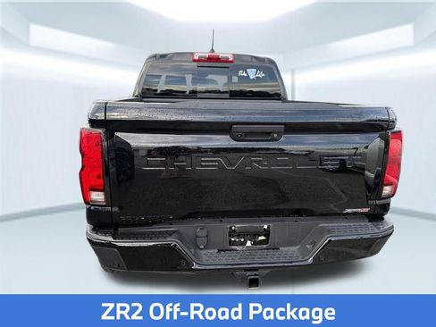 Used 2025 Chevrolet Colorado ZR2 w/ Technology Package AWD/4WD image 6