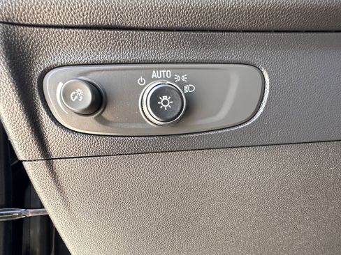 Used 2022 Buick Envision Preferred image 28