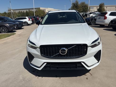 Certified 2023 Volvo XC60 B5 Plus w/ Climate Package image 2