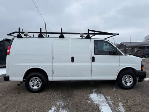 Used 2019 Chevrolet Express 2500 w/ Driver Convenience Package image 5