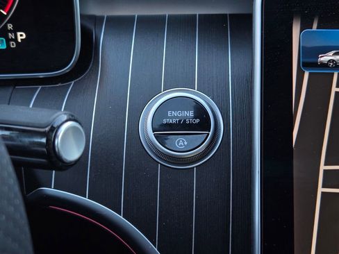 Used 2023 Mercedes-Benz C 300 4MATIC Sedan image 23