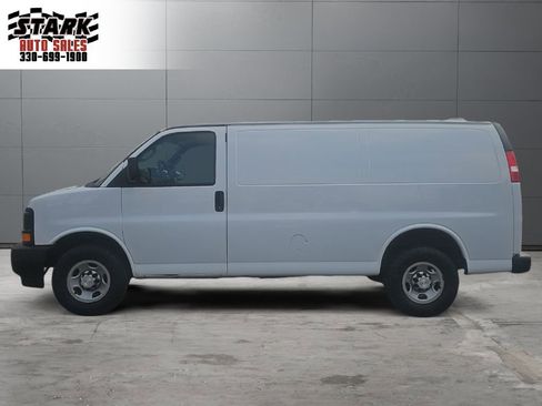 Used 2017 Chevrolet Express 2500 image 2