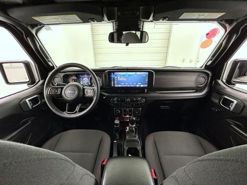 Certified 2025 Jeep Wrangler Unlimited Rubicon image 13