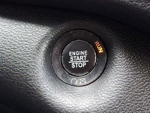 Certified 2017 Jeep Cherokee Limited image 28