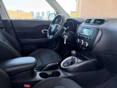 Used 2016 Kia Soul + image 33