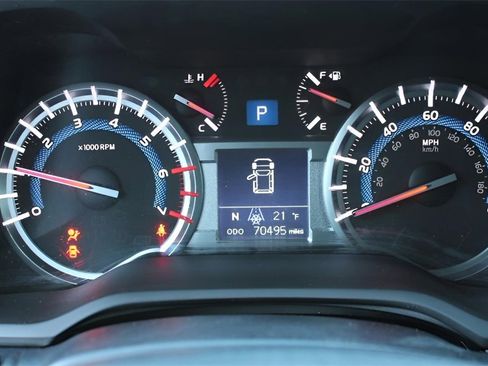 Certified 2018 Toyota 4Runner TRD Off-Road Premium image 10