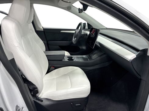Certified 2023 Tesla Model Y Long Range AWD/4WD image 13