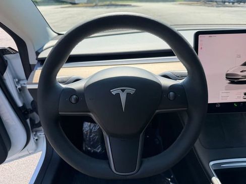Used 2023 Tesla Model 3 Standard Range RWD image 3