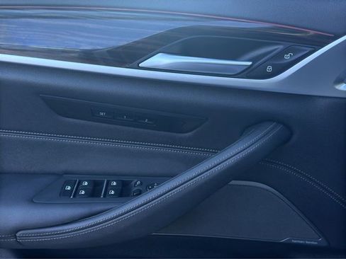 Used 2023 BMW 530e xDrive image 15