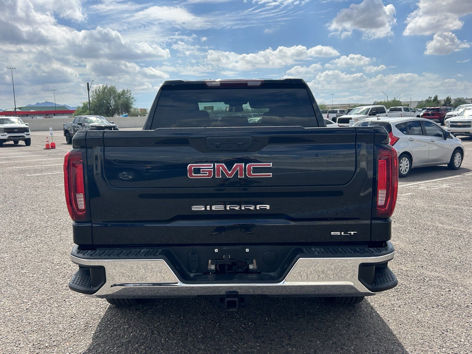 Used 2025 GMC Sierra 1500 SLT AWD/4WD image 4