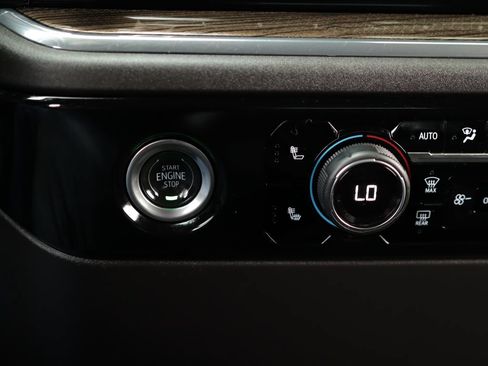 Used 2024 Chevrolet Silverado 1500 LT AWD/4WD image 19