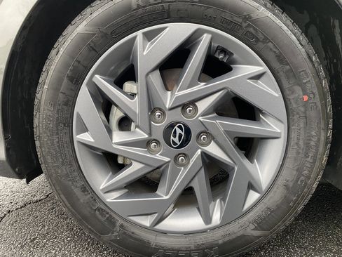 Used 2024 Hyundai Elantra SEL image 37